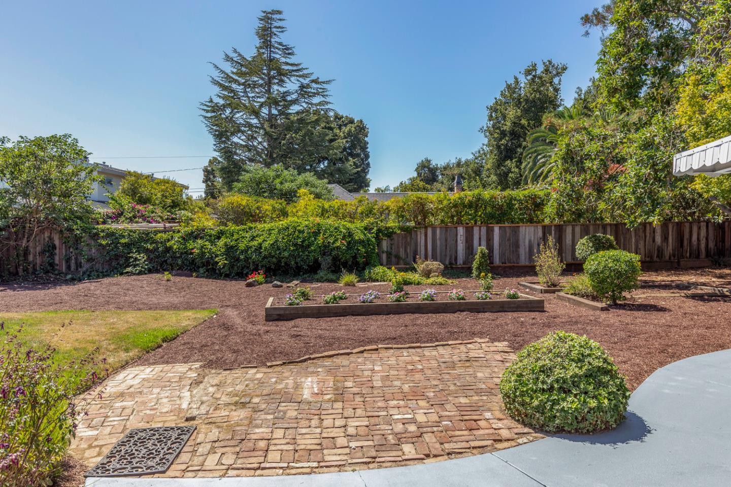 Detail Gallery Image 17 of 19 For 384 Cuesta Dr, Los Altos,  CA 94024 - 3 Beds | 2 Baths