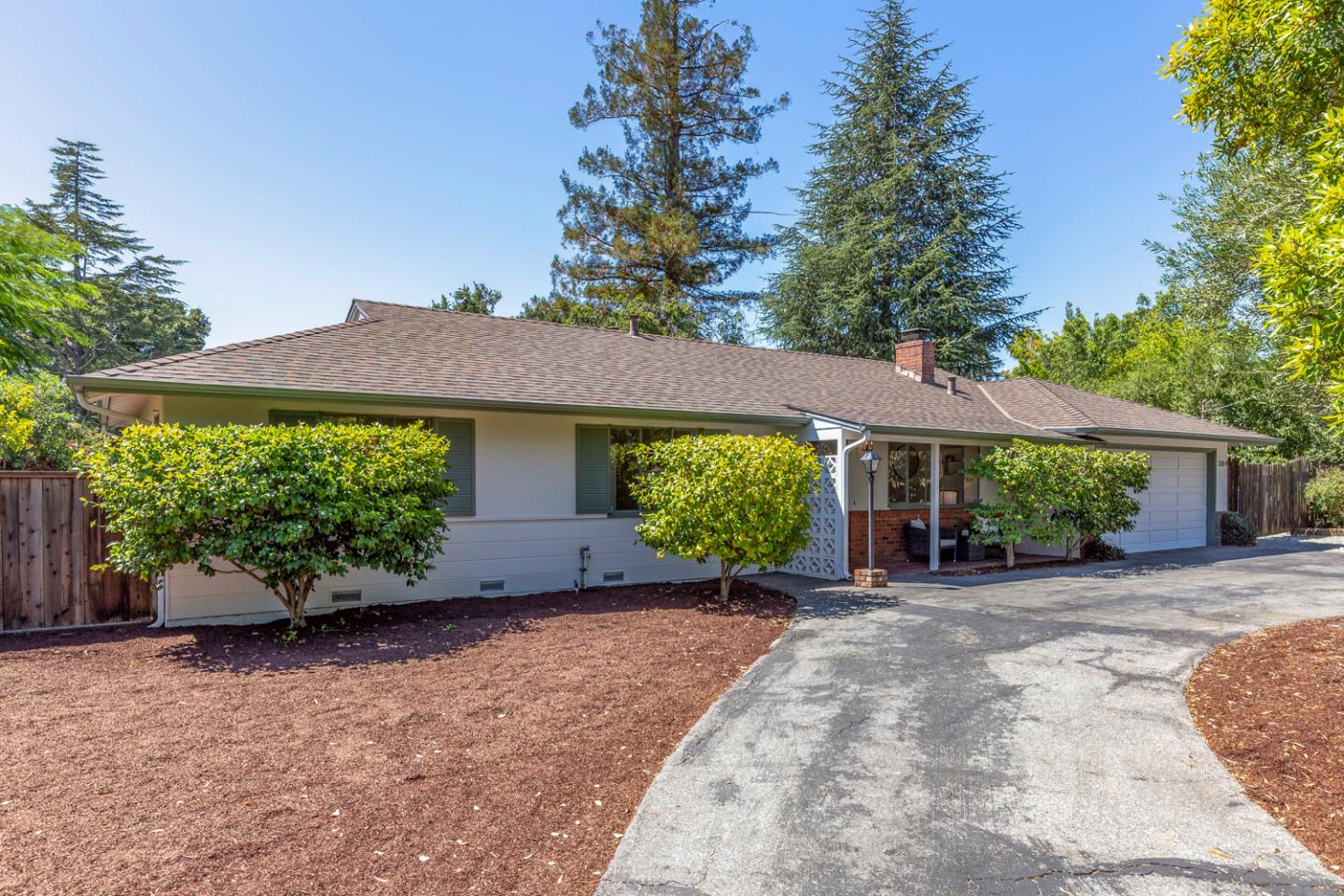Detail Gallery Image 2 of 19 For 384 Cuesta Dr, Los Altos,  CA 94024 - 3 Beds | 2 Baths