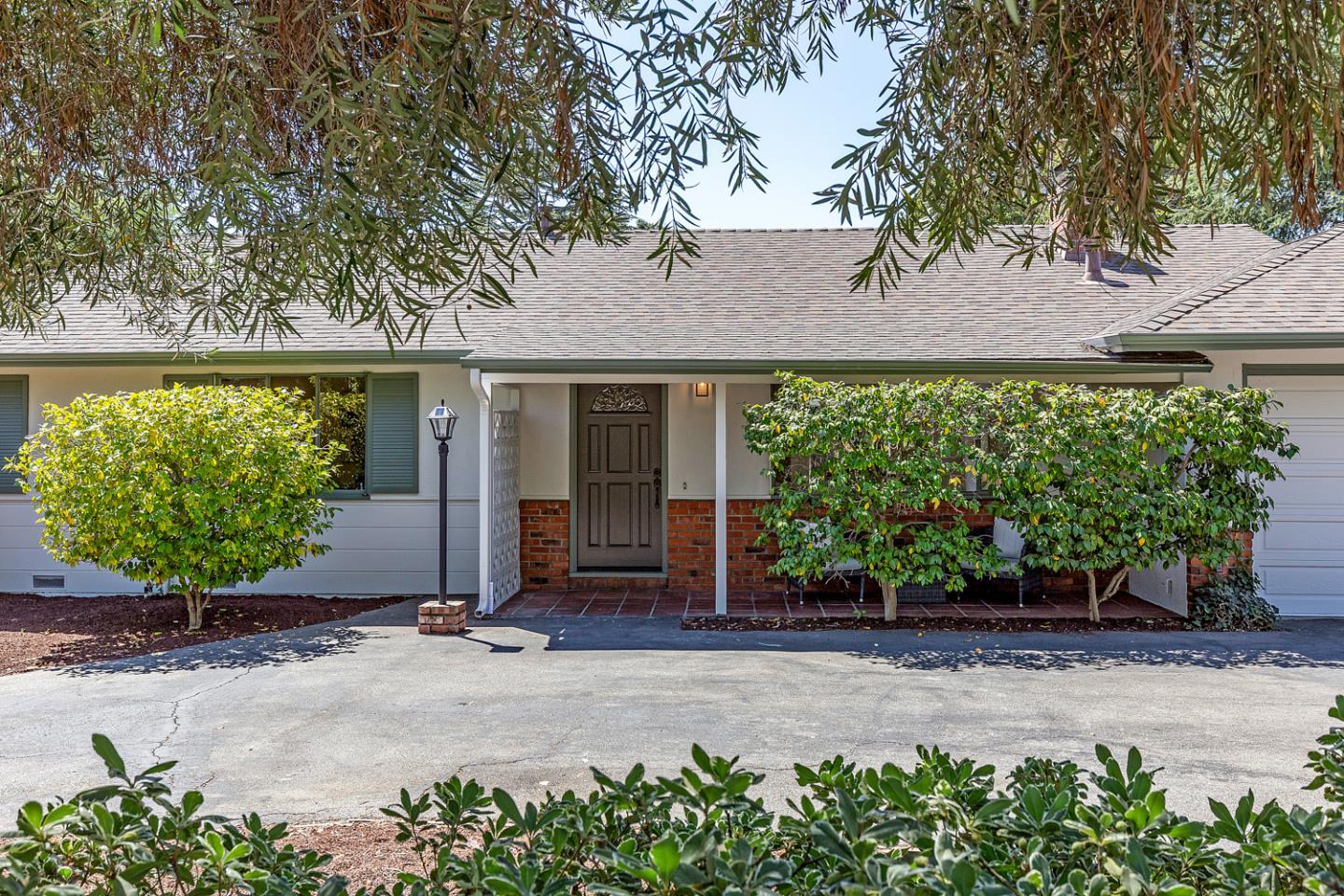 Detail Gallery Image 3 of 19 For 384 Cuesta Dr, Los Altos,  CA 94024 - 3 Beds | 2 Baths