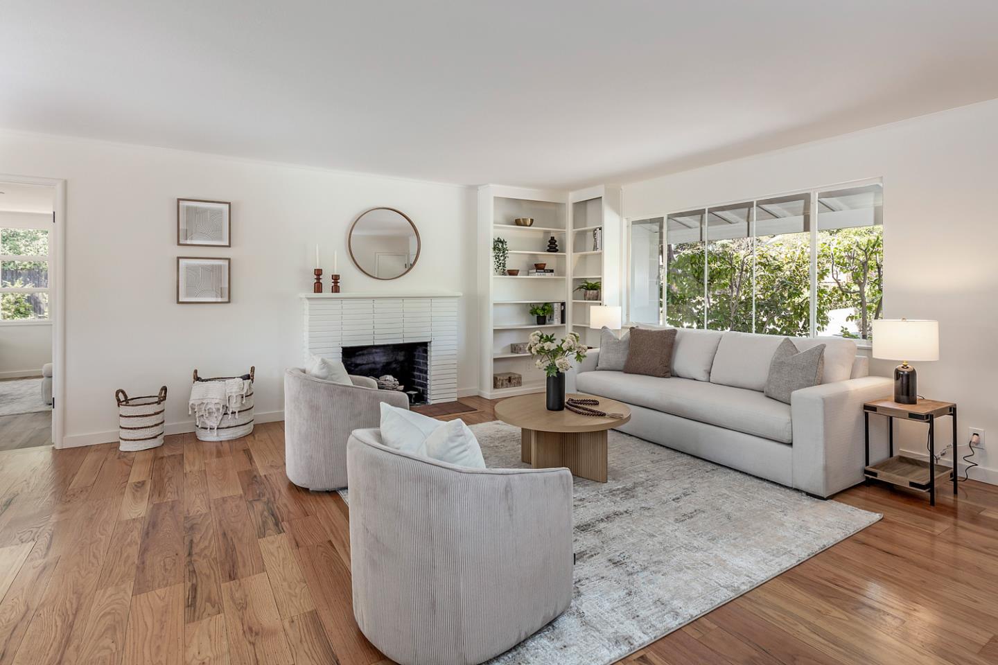 Detail Gallery Image 4 of 19 For 384 Cuesta Dr, Los Altos,  CA 94024 - 3 Beds | 2 Baths