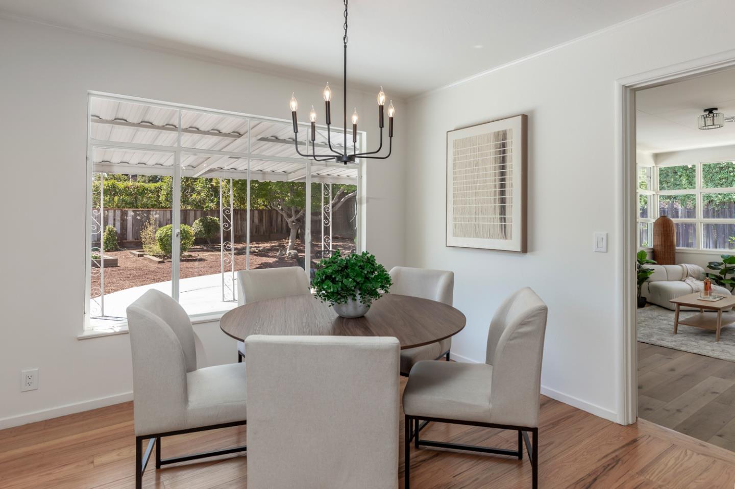 Detail Gallery Image 6 of 19 For 384 Cuesta Dr, Los Altos,  CA 94024 - 3 Beds | 2 Baths