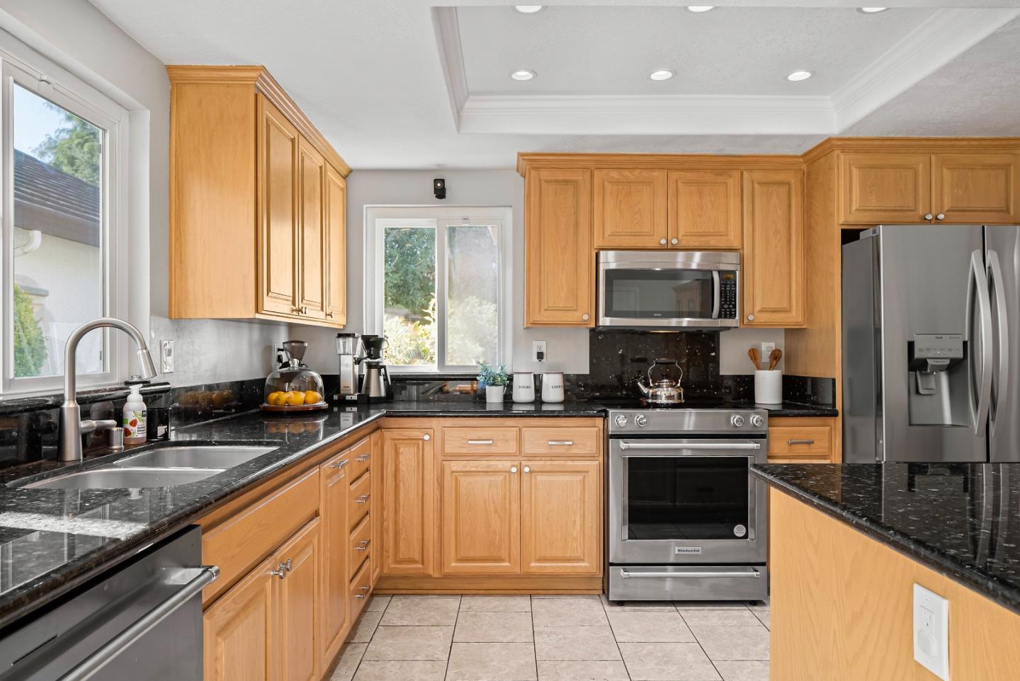 Detail Gallery Image 9 of 38 For 2598 Mabury Sq, San Jose,  CA 95133 - 3 Beds | 3 Baths