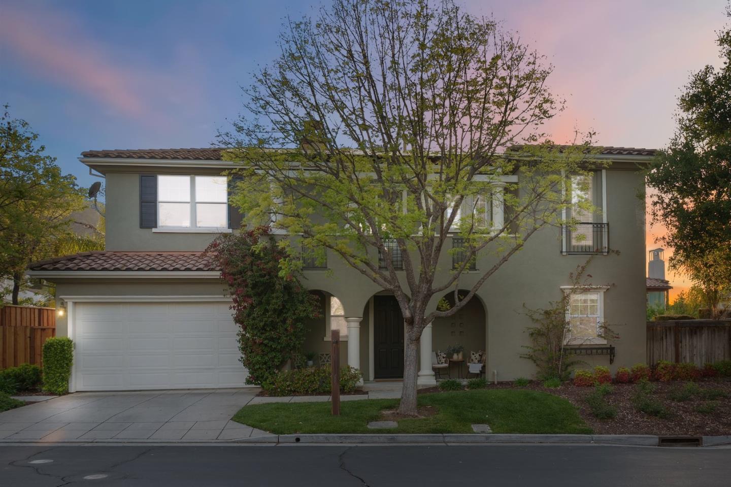 Detail Gallery Image 4 of 52 For 7531 Edinburgh Way, Gilroy,  CA 95020 - 4 Beds | 3/1 Baths