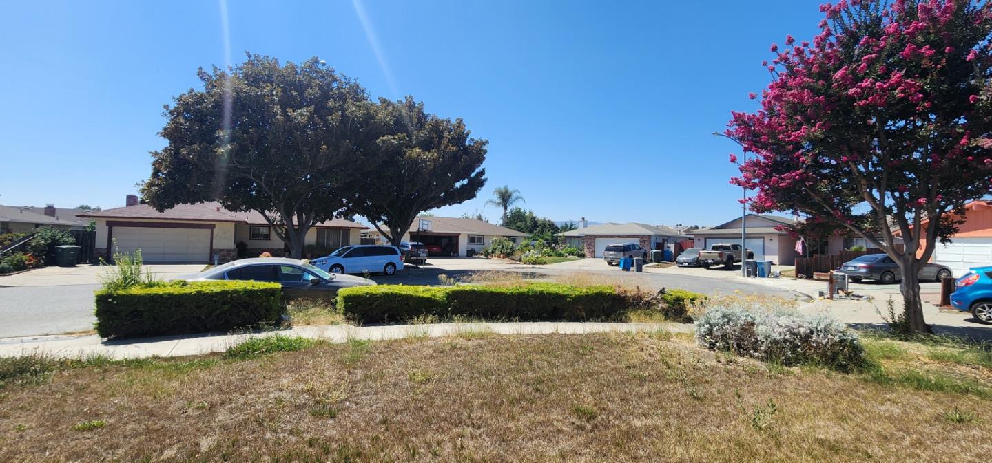Detail Gallery Image 19 of 19 For 950 Peach Ct, Hollister,  CA 95023 - 3 Beds | 2 Baths