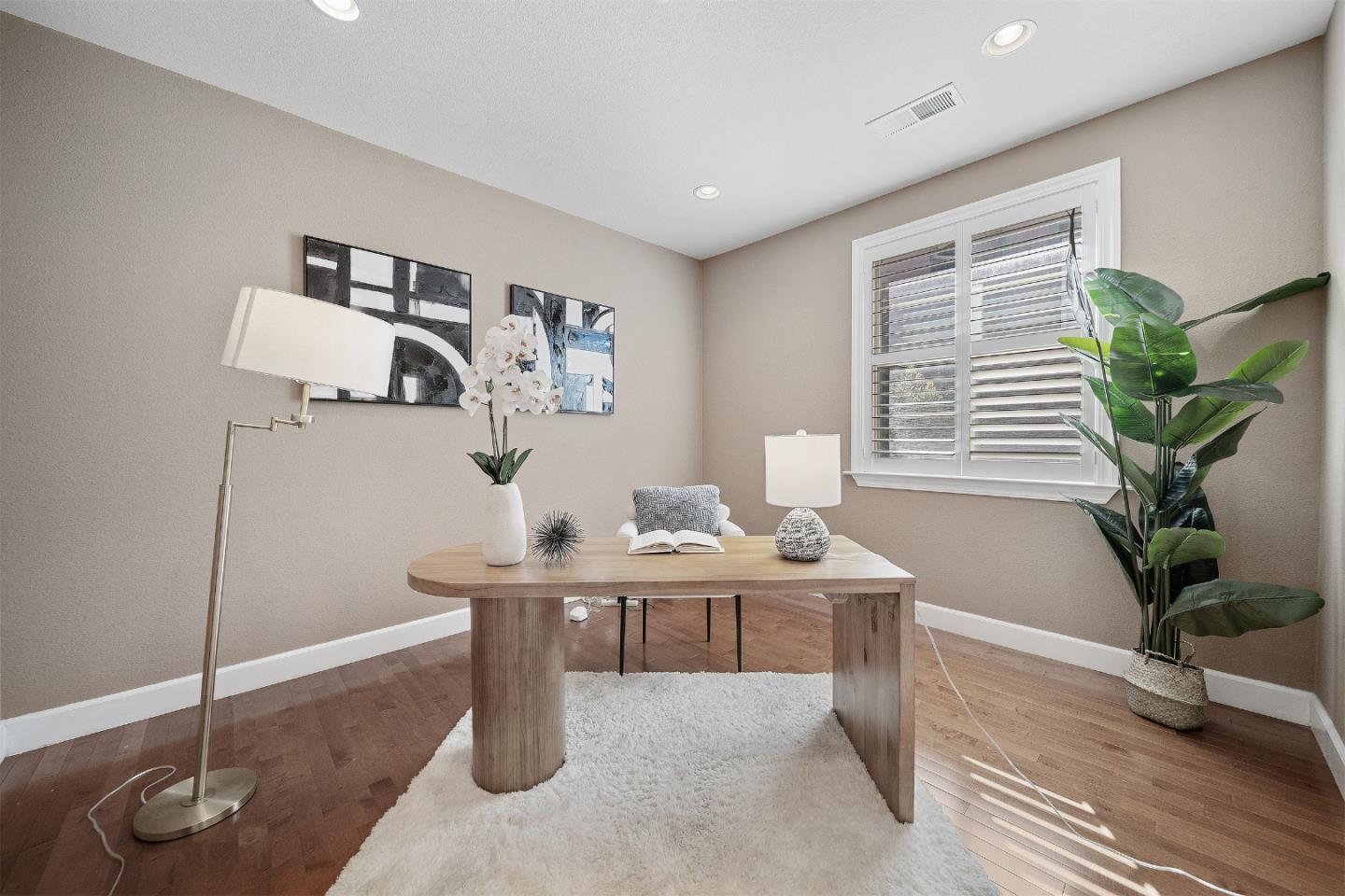 Detail Gallery Image 25 of 58 For 39 Lupine Valley Ct, Brisbane,  CA 94005 - 5 Beds | 3 Baths