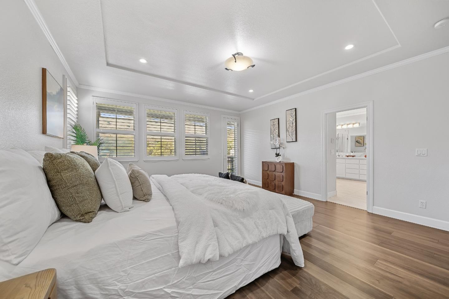 Detail Gallery Image 34 of 58 For 39 Lupine Valley Ct, Brisbane,  CA 94005 - 5 Beds | 3 Baths