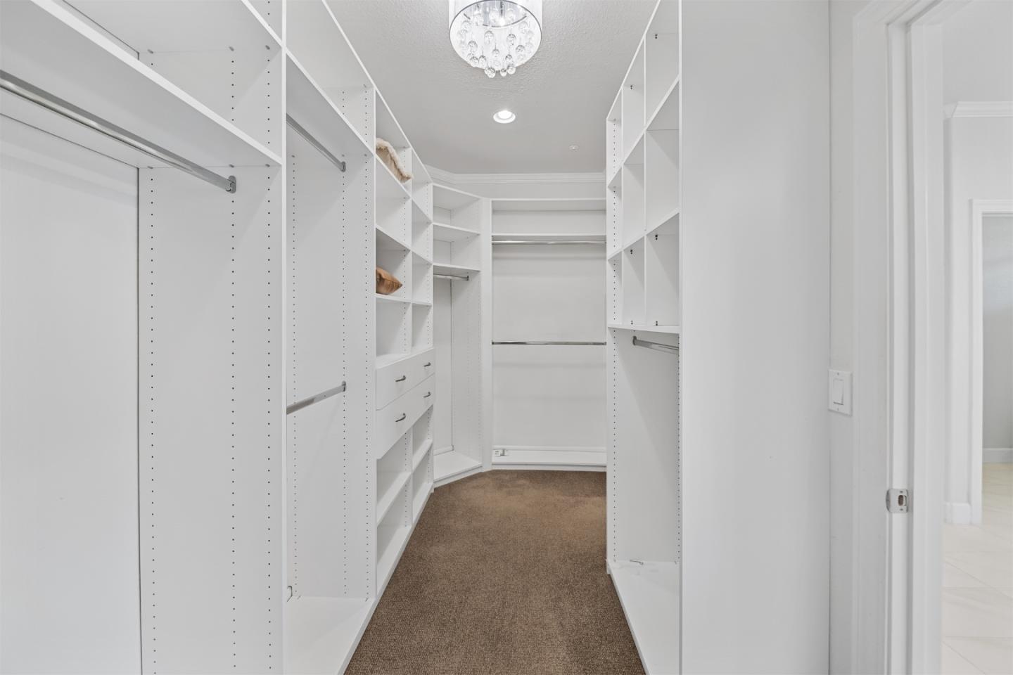 Detail Gallery Image 38 of 58 For 39 Lupine Valley Ct, Brisbane,  CA 94005 - 5 Beds | 3 Baths