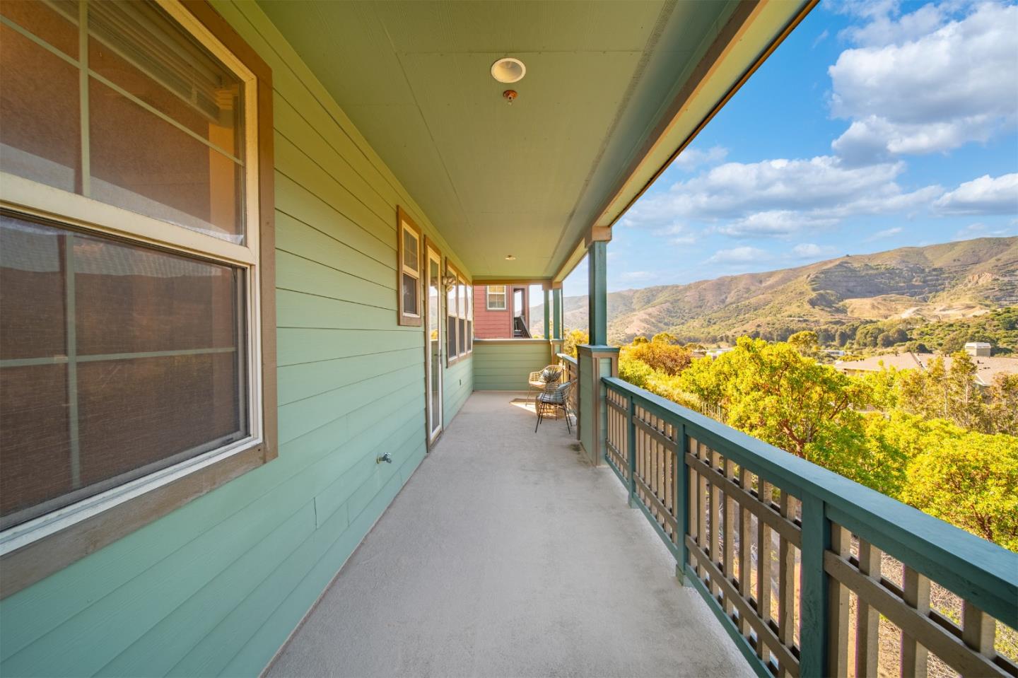 Detail Gallery Image 40 of 58 For 39 Lupine Valley Ct, Brisbane,  CA 94005 - 5 Beds | 3 Baths