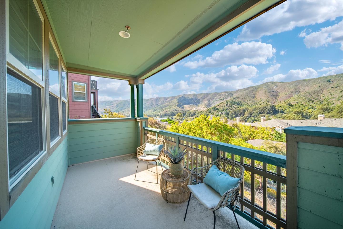 Detail Gallery Image 41 of 58 For 39 Lupine Valley Ct, Brisbane,  CA 94005 - 5 Beds | 3 Baths