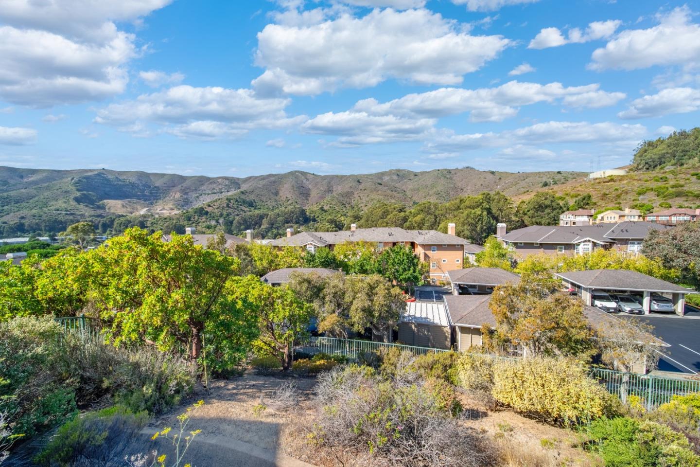 Detail Gallery Image 43 of 58 For 39 Lupine Valley Ct, Brisbane,  CA 94005 - 5 Beds | 3 Baths