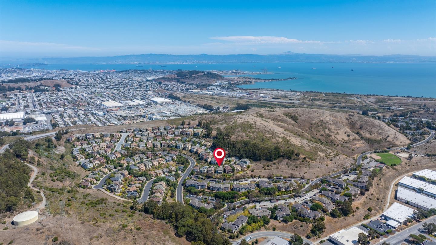 Detail Gallery Image 48 of 58 For 39 Lupine Valley Ct, Brisbane,  CA 94005 - 5 Beds | 3 Baths