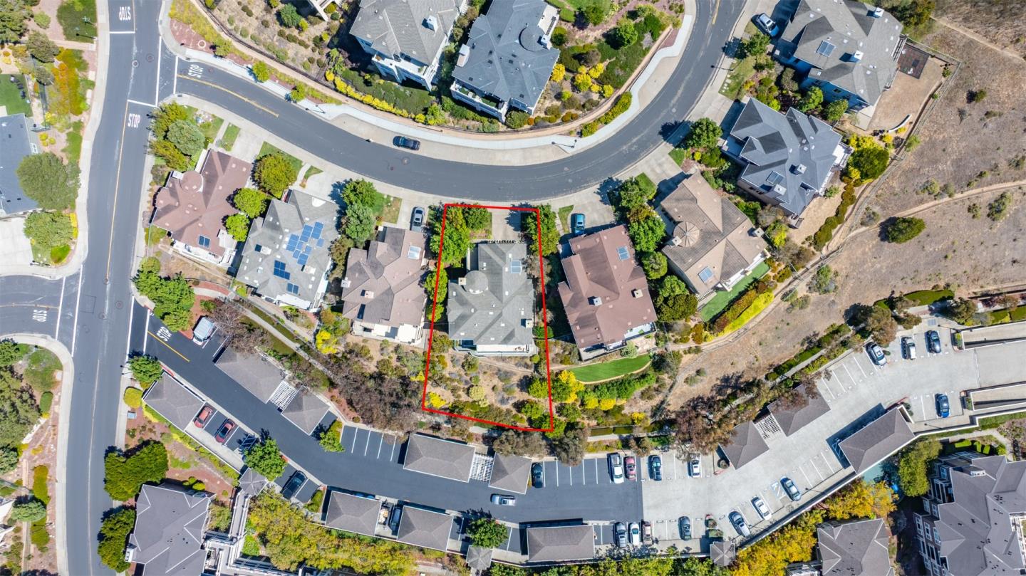 Detail Gallery Image 50 of 58 For 39 Lupine Valley Ct, Brisbane,  CA 94005 - 5 Beds | 3 Baths