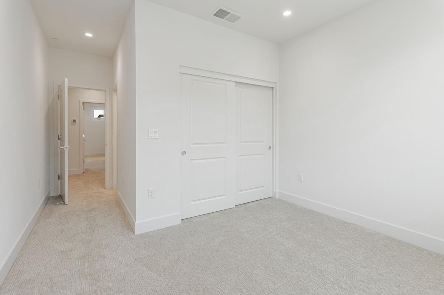 Detail Gallery Image 16 of 26 For 1129 Esther Ct, Palo Alto,  CA 94303 - 3 Beds | 3 Baths