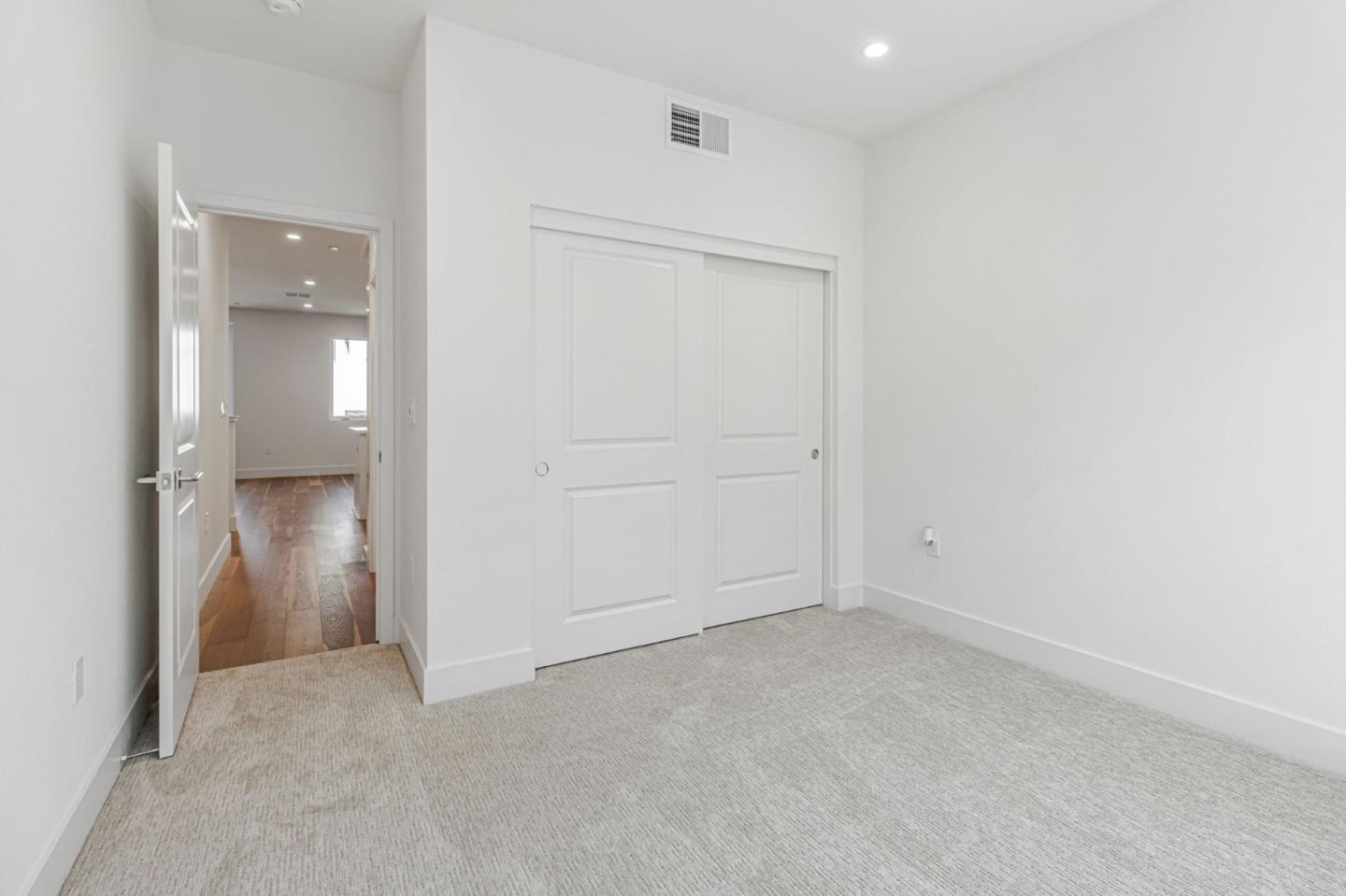 Detail Gallery Image 17 of 26 For 1129 Esther Ct, Palo Alto,  CA 94303 - 3 Beds | 3 Baths