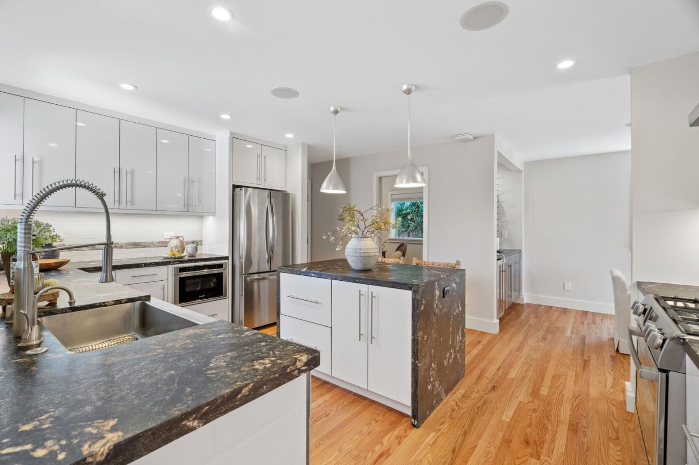 Detail Gallery Image 10 of 34 For 1841 Laurinda Dr, San Jose,  CA 95124 - 3 Beds | 2 Baths