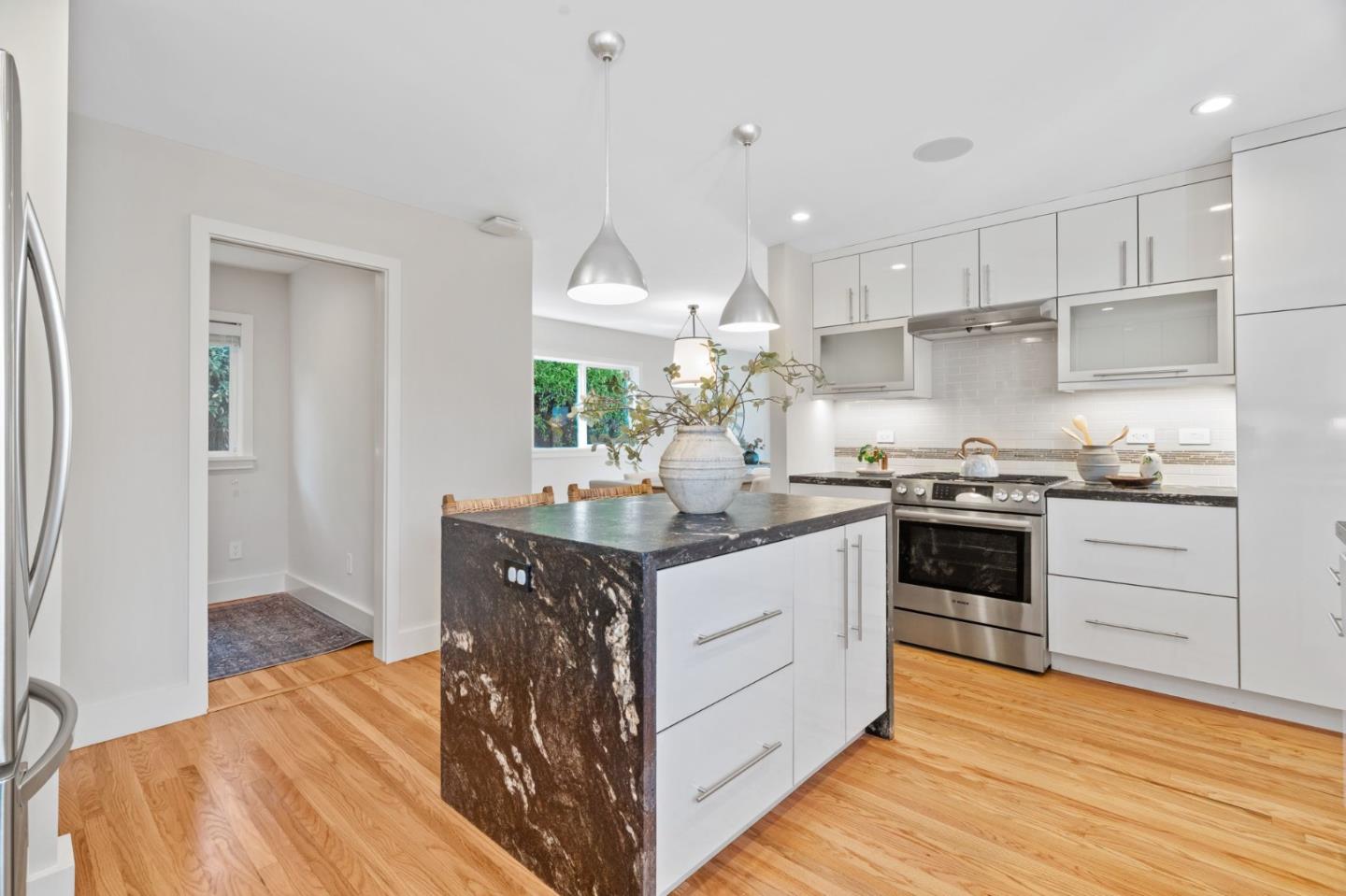 Detail Gallery Image 11 of 34 For 1841 Laurinda Dr, San Jose,  CA 95124 - 3 Beds | 2 Baths