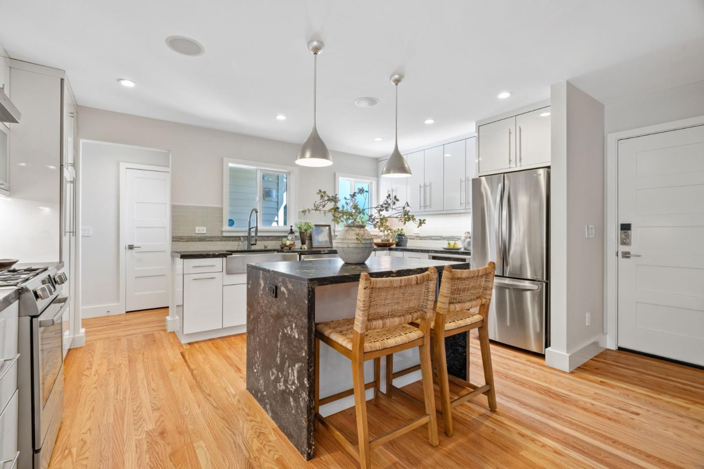 Detail Gallery Image 13 of 34 For 1841 Laurinda Dr, San Jose,  CA 95124 - 3 Beds | 2 Baths