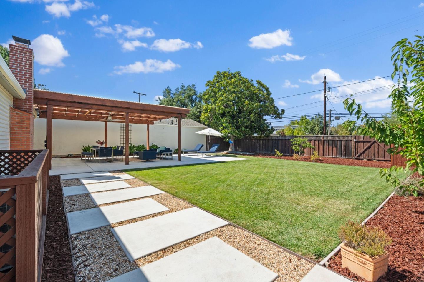 Detail Gallery Image 28 of 34 For 1841 Laurinda Dr, San Jose,  CA 95124 - 3 Beds | 2 Baths