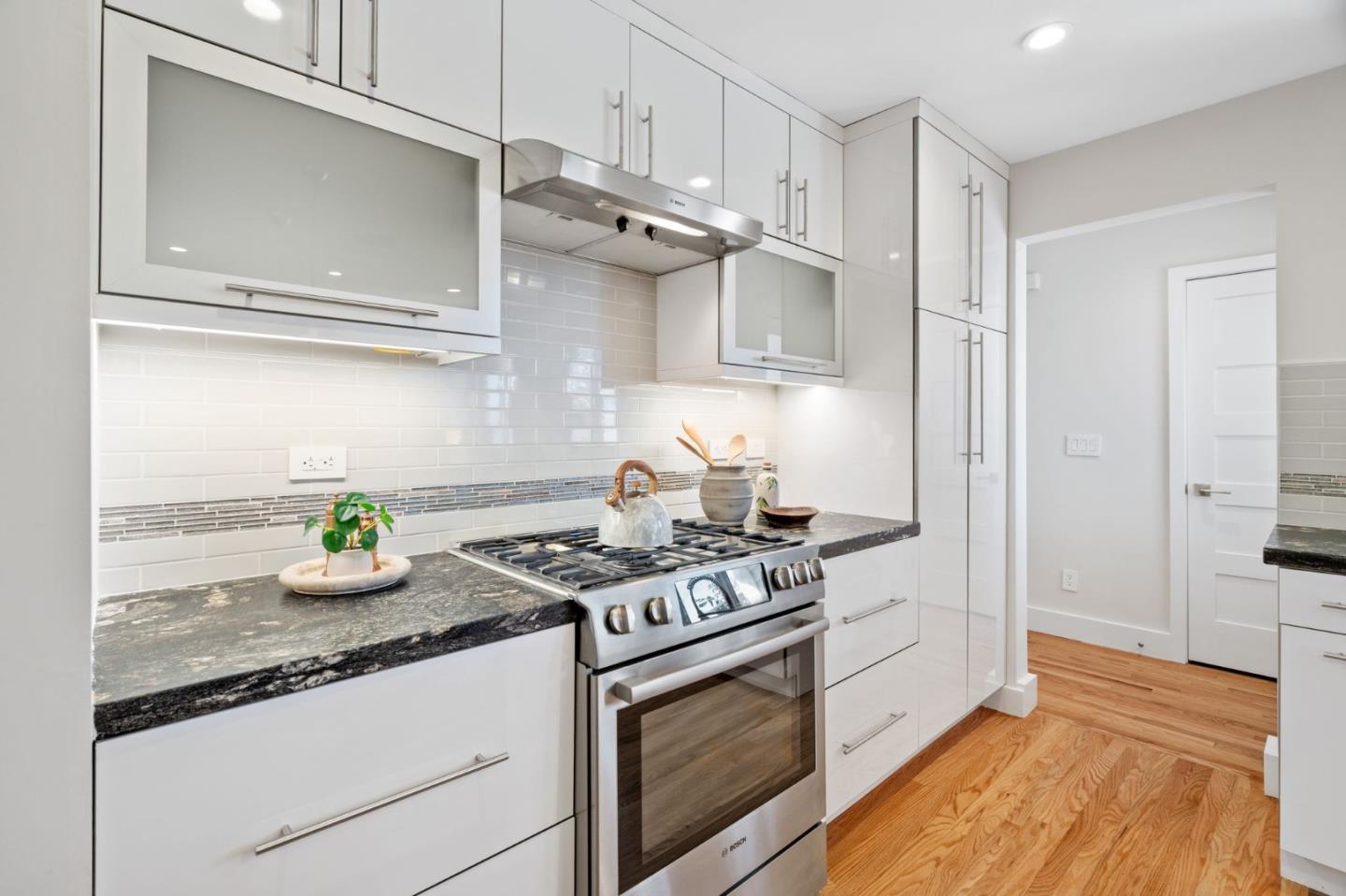 Detail Gallery Image 8 of 34 For 1841 Laurinda Dr, San Jose,  CA 95124 - 3 Beds | 2 Baths