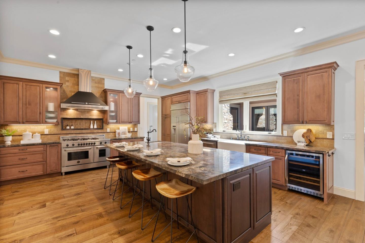 Detail Gallery Image 21 of 66 For 115 Yosemite Way, Los Gatos,  CA 95030 - 5 Beds | 4 Baths