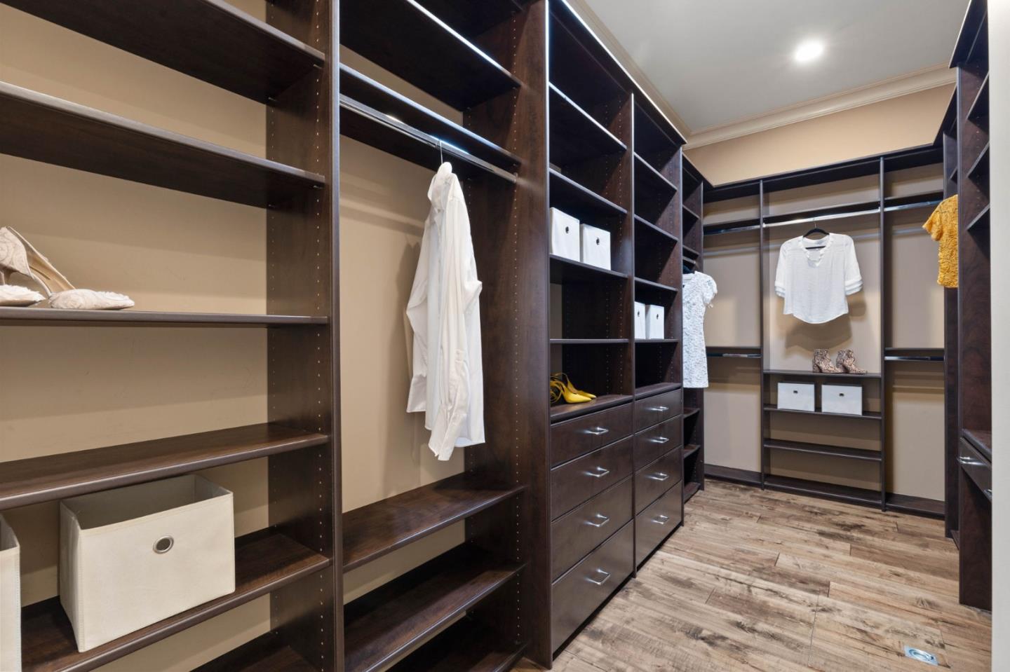 Detail Gallery Image 35 of 66 For 115 Yosemite Way, Los Gatos,  CA 95030 - 5 Beds | 4 Baths