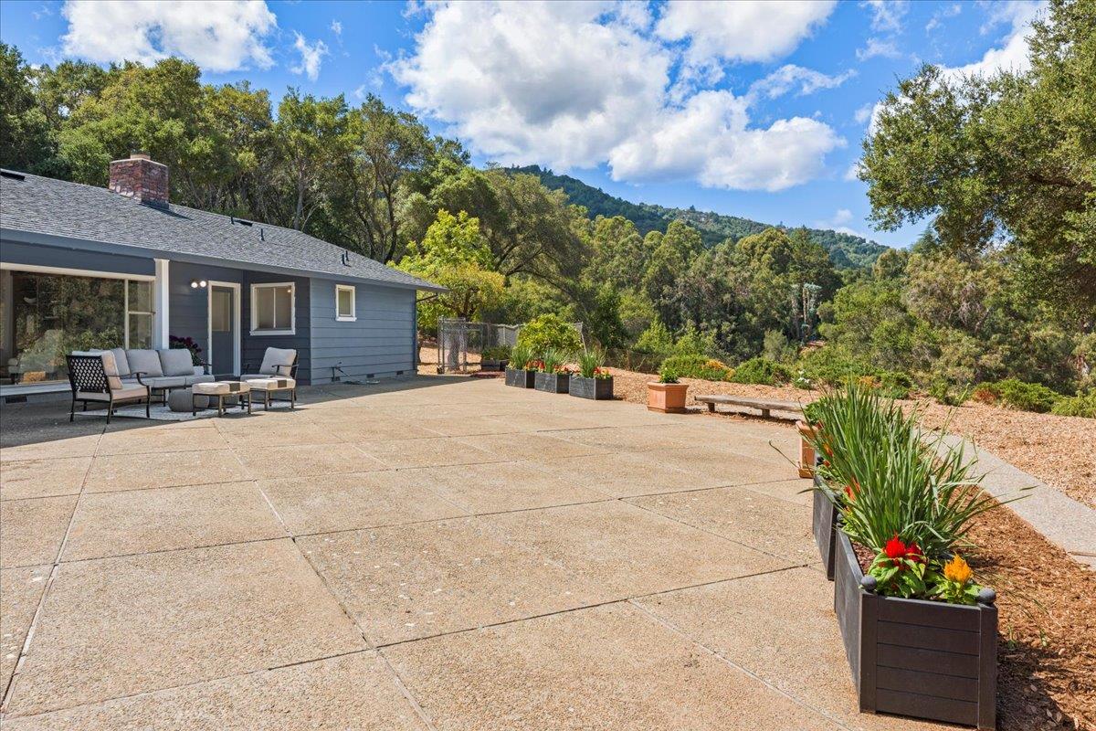 Detail Gallery Image 15 of 25 For 19660 Bainter Way, Los Gatos,  CA 95030 - 4 Beds | 3 Baths