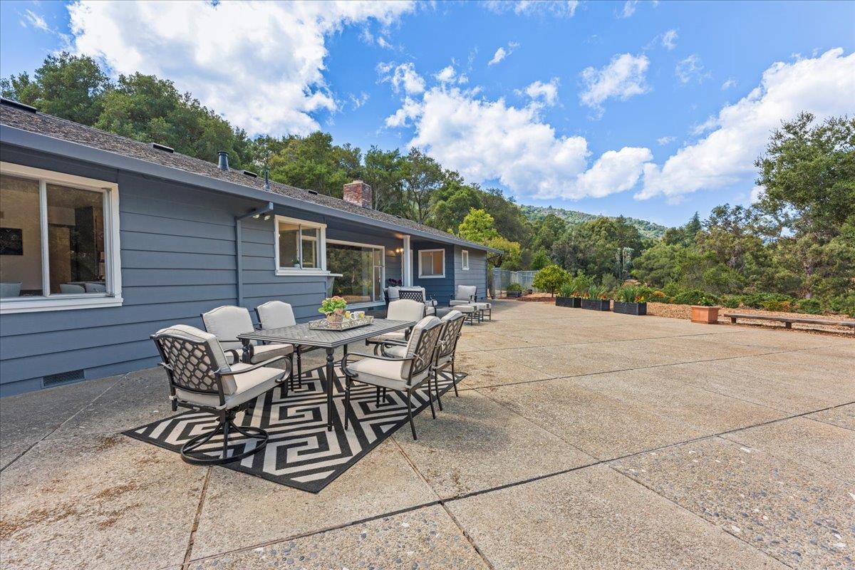 Detail Gallery Image 17 of 25 For 19660 Bainter Way, Los Gatos,  CA 95030 - 4 Beds | 3 Baths