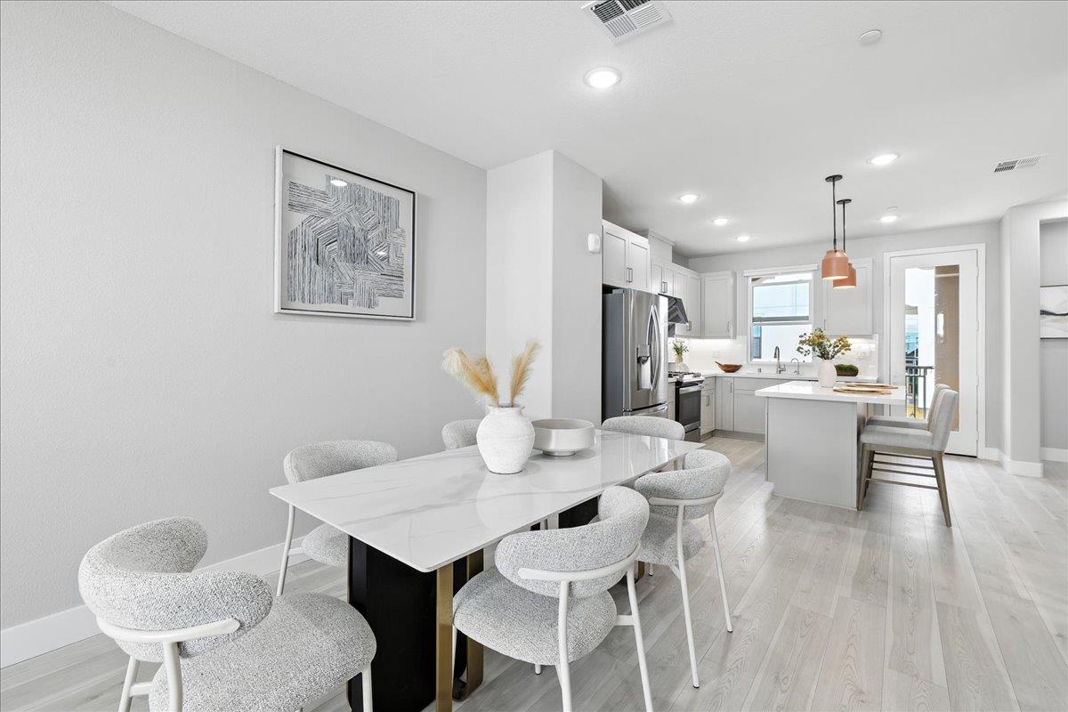 Detail Gallery Image 14 of 60 For 815 Santa Cecilia Ter, Sunnyvale,  CA 94085 - 3 Beds | 3/1 Baths