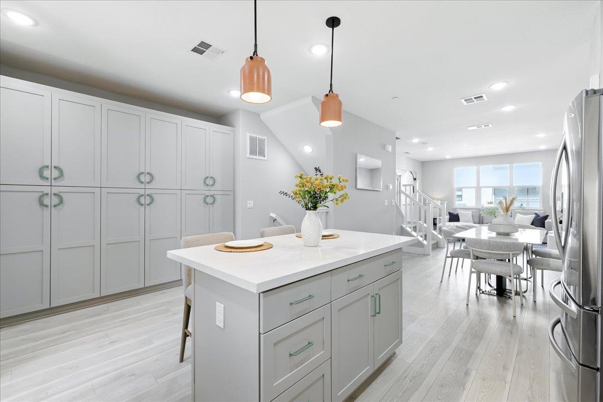 Detail Gallery Image 18 of 60 For 815 Santa Cecilia Ter, Sunnyvale,  CA 94085 - 3 Beds | 3/1 Baths