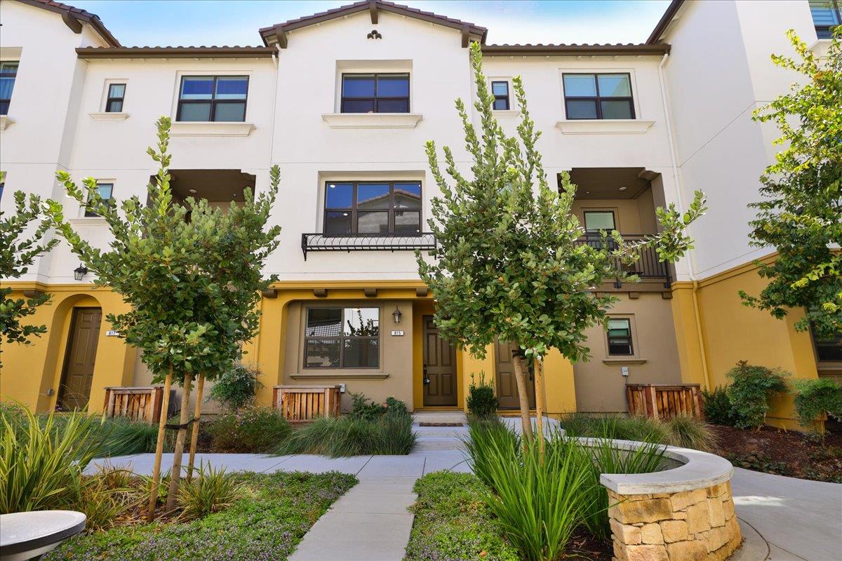 Detail Gallery Image 2 of 60 For 815 Santa Cecilia Ter, Sunnyvale,  CA 94085 - 3 Beds | 3/1 Baths