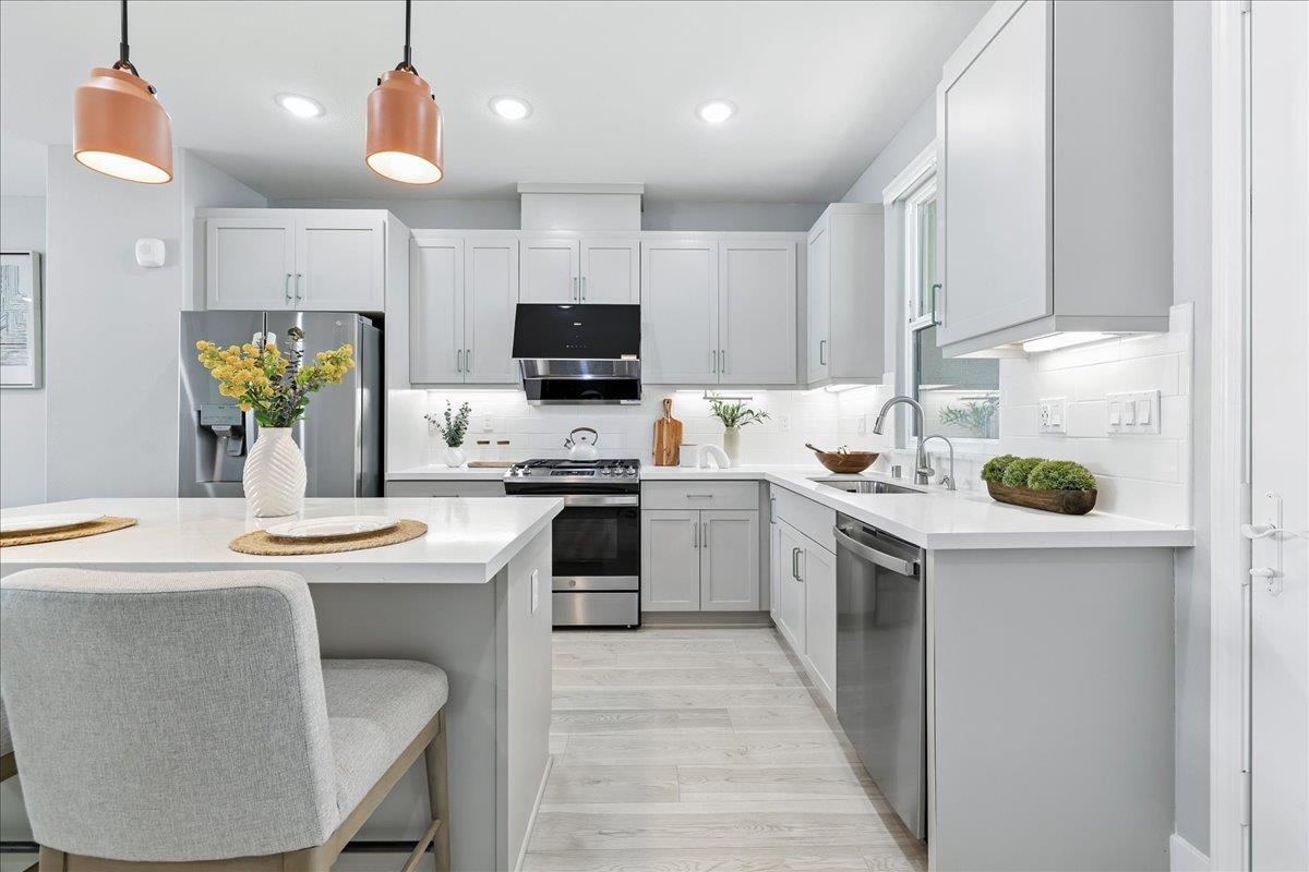 Detail Gallery Image 21 of 60 For 815 Santa Cecilia Ter, Sunnyvale,  CA 94085 - 3 Beds | 3/1 Baths