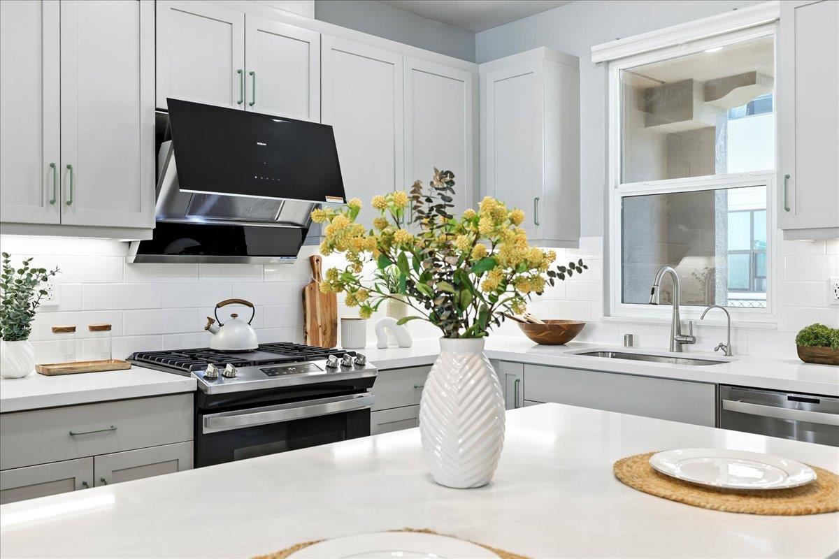 Detail Gallery Image 24 of 60 For 815 Santa Cecilia Ter, Sunnyvale,  CA 94085 - 3 Beds | 3/1 Baths