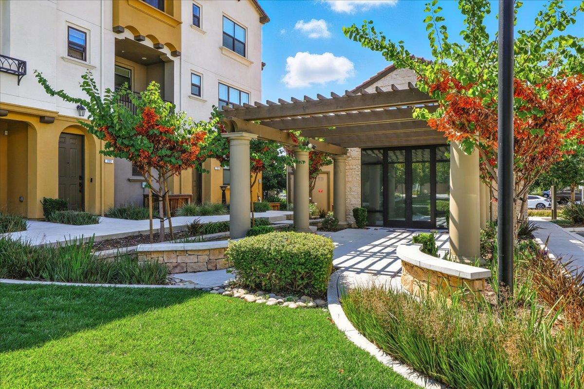 Detail Gallery Image 55 of 60 For 815 Santa Cecilia Ter, Sunnyvale,  CA 94085 - 3 Beds | 3/1 Baths