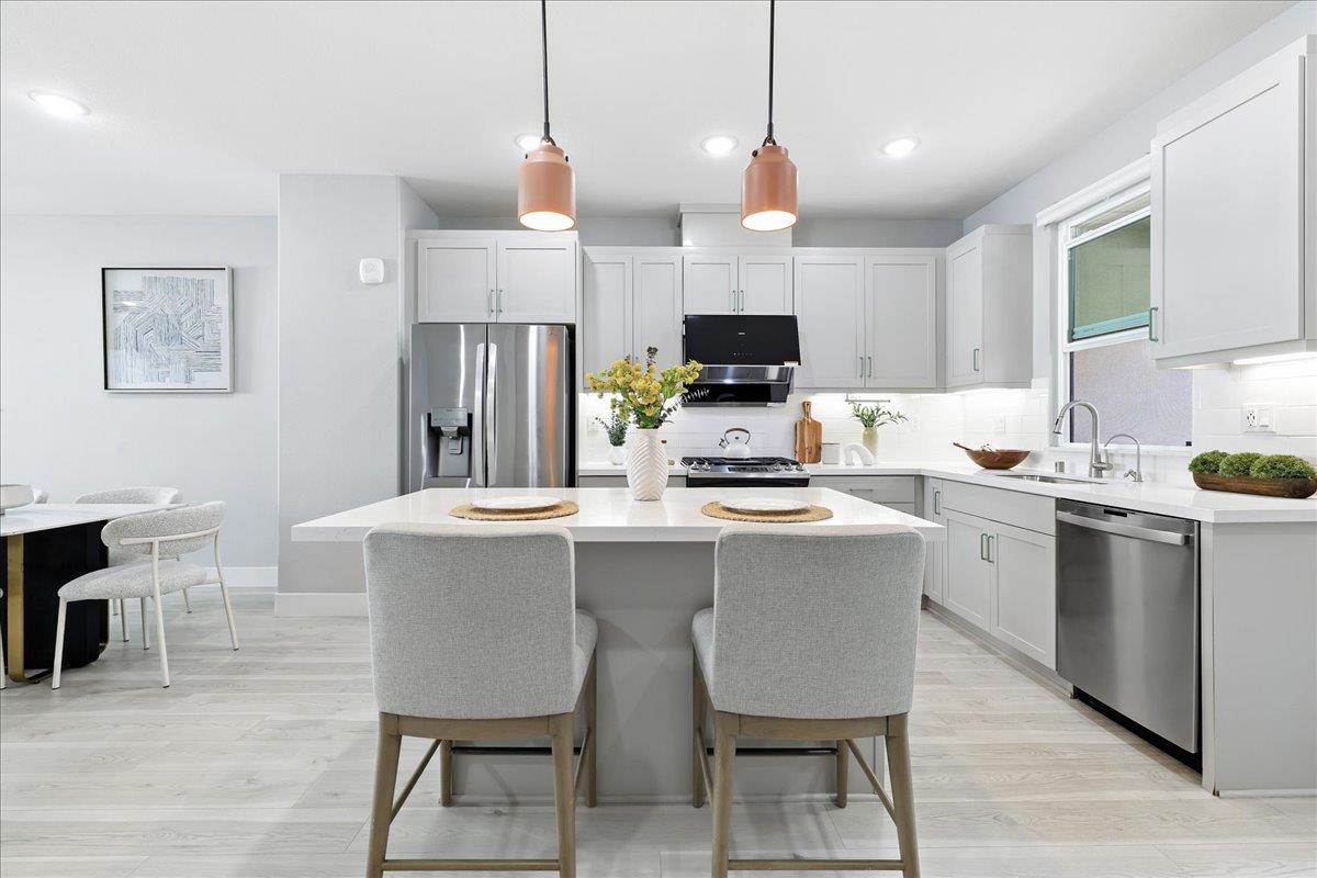 Detail Gallery Image 6 of 60 For 815 Santa Cecilia Ter, Sunnyvale,  CA 94085 - 3 Beds | 3/1 Baths