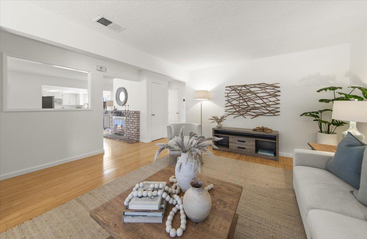 Detail Gallery Image 5 of 23 For 209 Calvin Pl, Santa Cruz,  CA 95060 - 3 Beds | 2 Baths