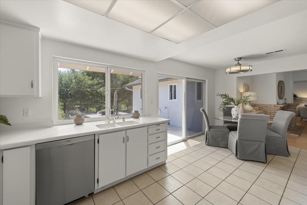 Detail Gallery Image 7 of 23 For 209 Calvin Pl, Santa Cruz,  CA 95060 - 3 Beds | 2 Baths