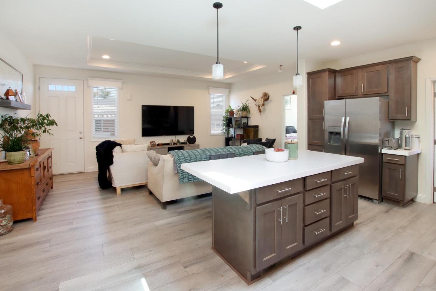 Detail Gallery Image 11 of 33 For 1099 38th Ave #33,  Santa Cruz,  CA 95062 - 4 Beds | 2 Baths