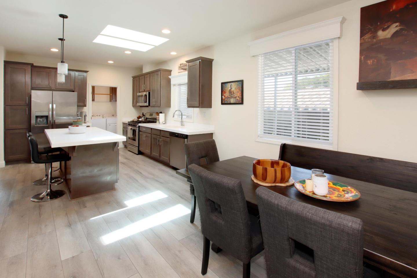 Detail Gallery Image 15 of 33 For 1099 38th Ave #33,  Santa Cruz,  CA 95062 - 4 Beds | 2 Baths