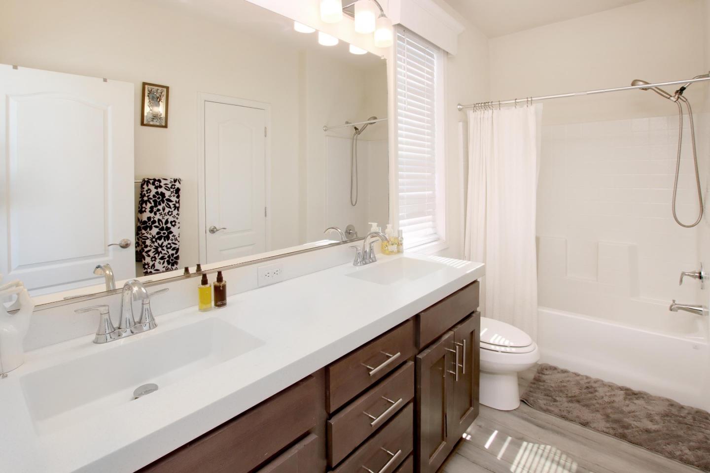 Detail Gallery Image 27 of 33 For 1099 38th Ave #33,  Santa Cruz,  CA 95062 - 4 Beds | 2 Baths