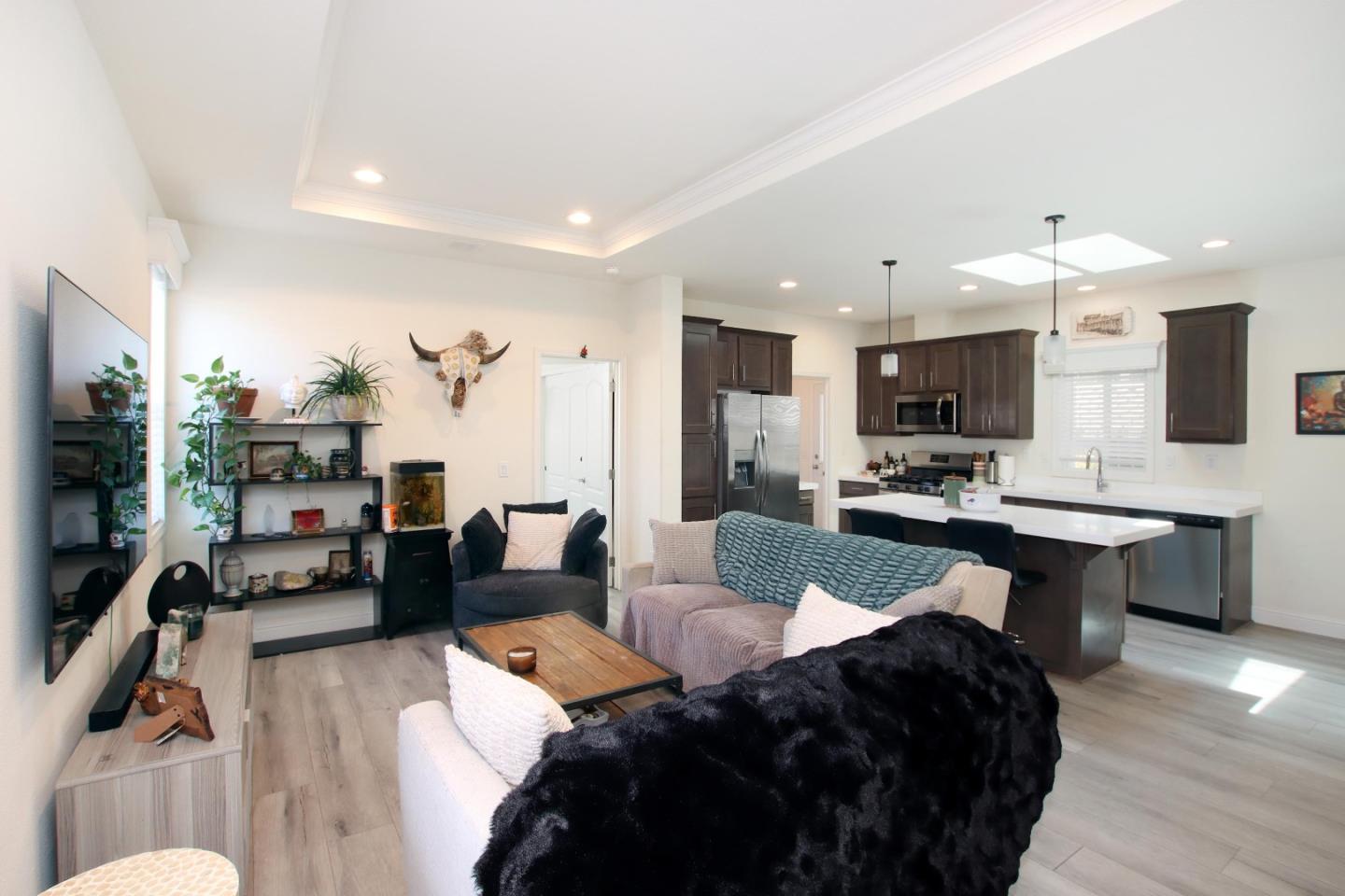 Detail Gallery Image 6 of 33 For 1099 38th Ave #33,  Santa Cruz,  CA 95062 - 4 Beds | 2 Baths