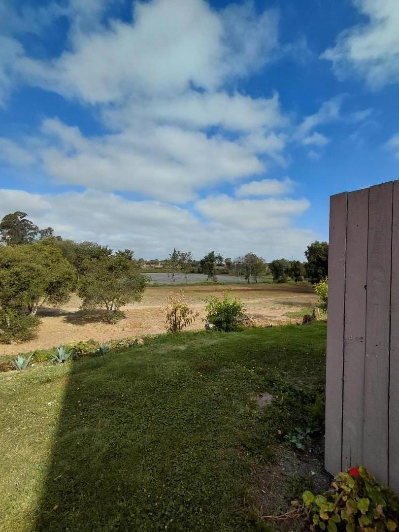 Detail Gallery Image 2 of 2 For 916 Acosta Plz #15,  Salinas,  CA 93905 - 3 Beds | 1/1 Baths