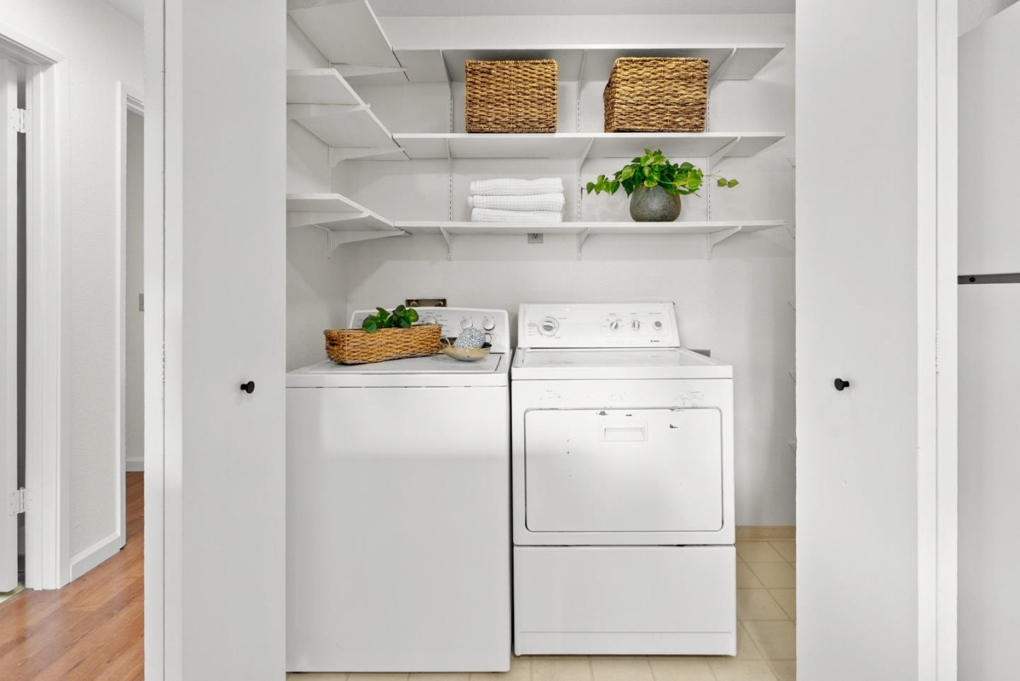 Detail Gallery Image 12 of 30 For 153 Peach Ter, Santa Cruz,  CA 95060 - 2 Beds | 1 Baths