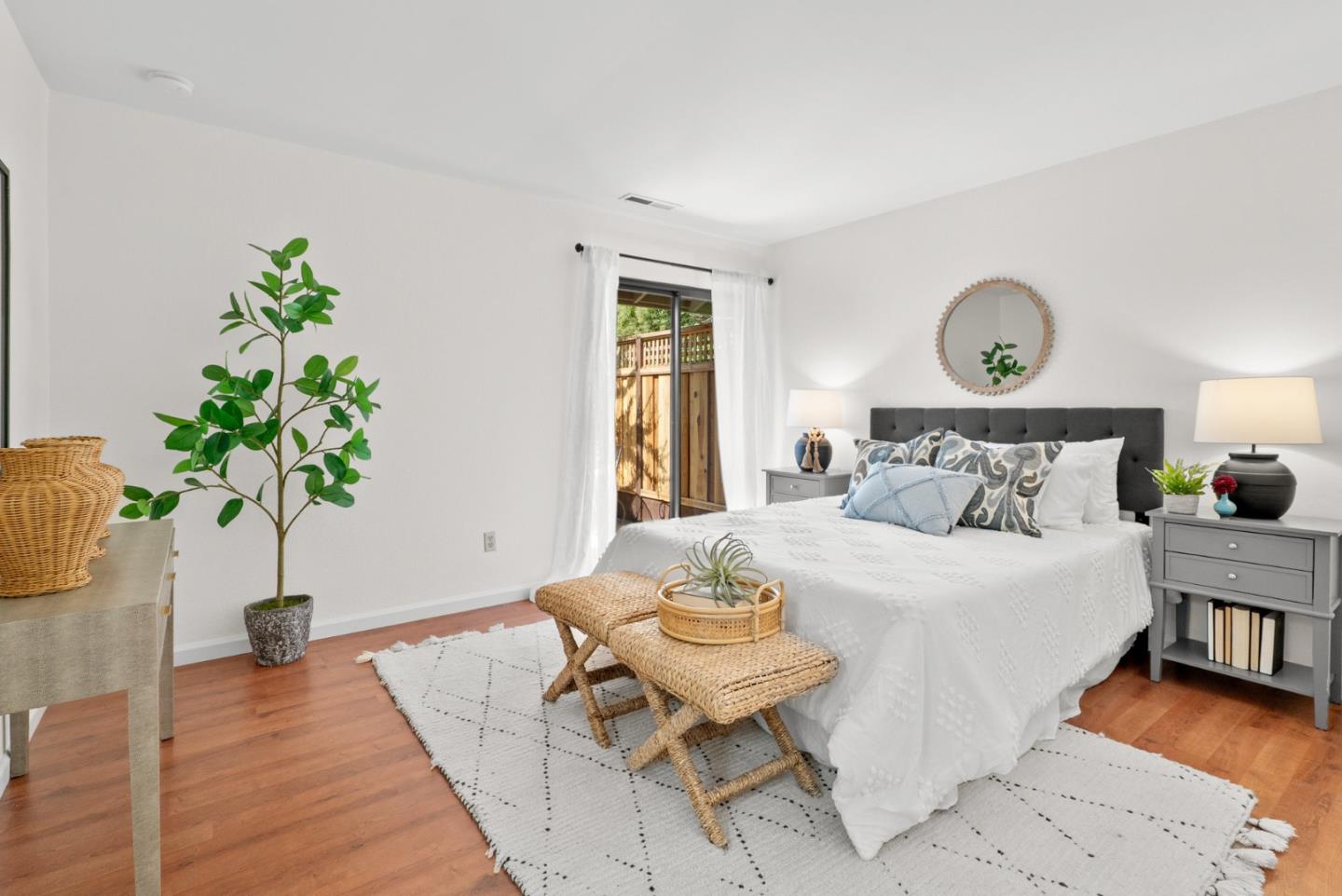 Detail Gallery Image 13 of 30 For 153 Peach Ter, Santa Cruz,  CA 95060 - 2 Beds | 1 Baths