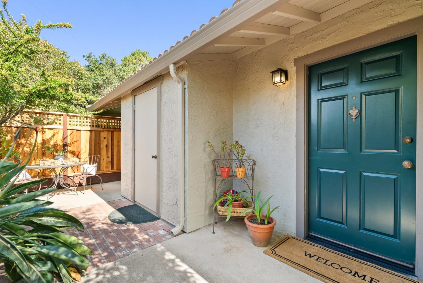 Detail Gallery Image 4 of 30 For 153 Peach Ter, Santa Cruz,  CA 95060 - 2 Beds | 1 Baths