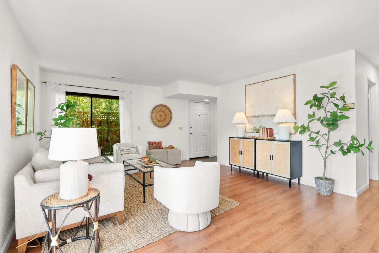 Detail Gallery Image 6 of 30 For 153 Peach Ter, Santa Cruz,  CA 95060 - 2 Beds | 1 Baths