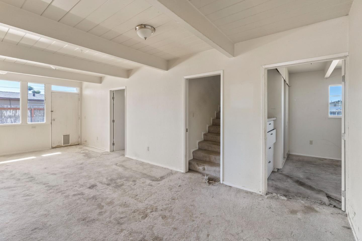 Detail Gallery Image 19 of 42 For 220 Mortimer Ln, Marina,  CA 93933 - 5 Beds | 3 Baths
