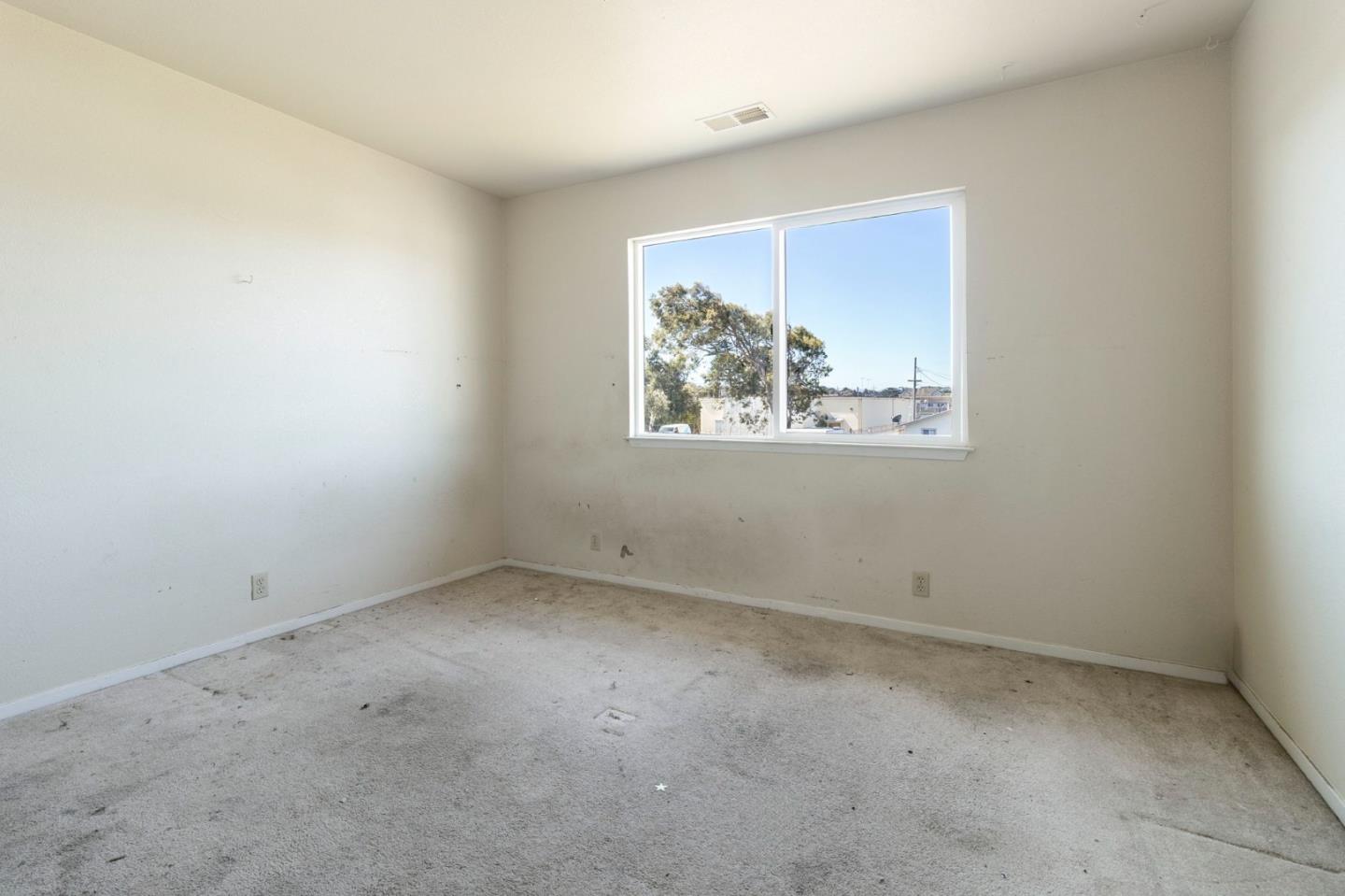 Detail Gallery Image 28 of 42 For 220 Mortimer Ln, Marina,  CA 93933 - 5 Beds | 3 Baths