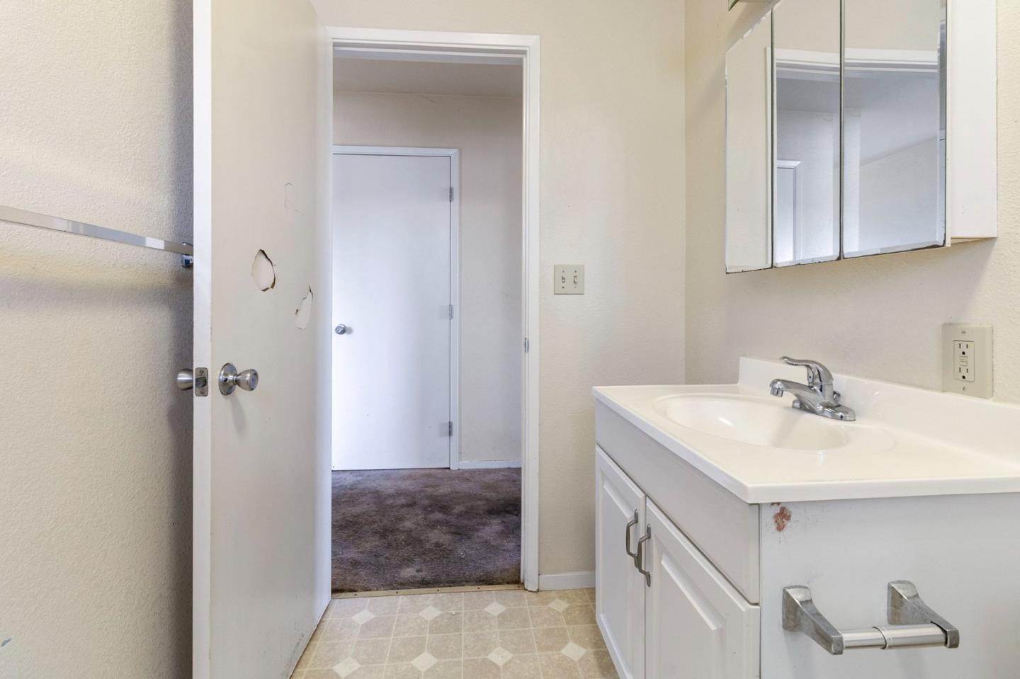 Detail Gallery Image 31 of 42 For 220 Mortimer Ln, Marina,  CA 93933 - 5 Beds | 3 Baths