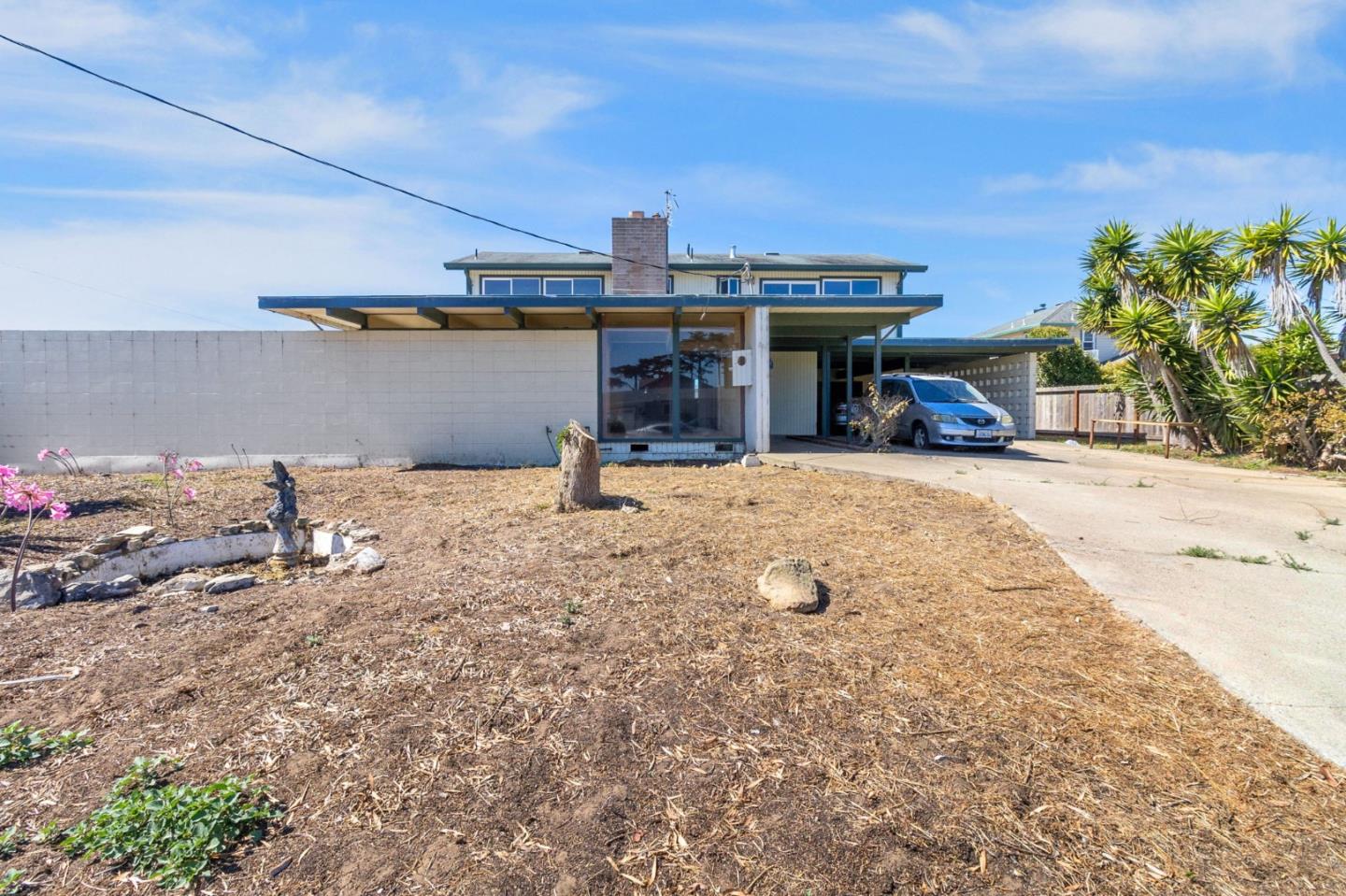 Detail Gallery Image 4 of 42 For 220 Mortimer Ln, Marina,  CA 93933 - 5 Beds | 3 Baths