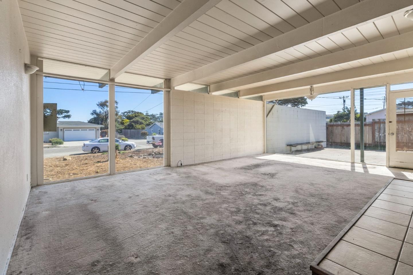 Detail Gallery Image 7 of 42 For 220 Mortimer Ln, Marina,  CA 93933 - 5 Beds | 3 Baths